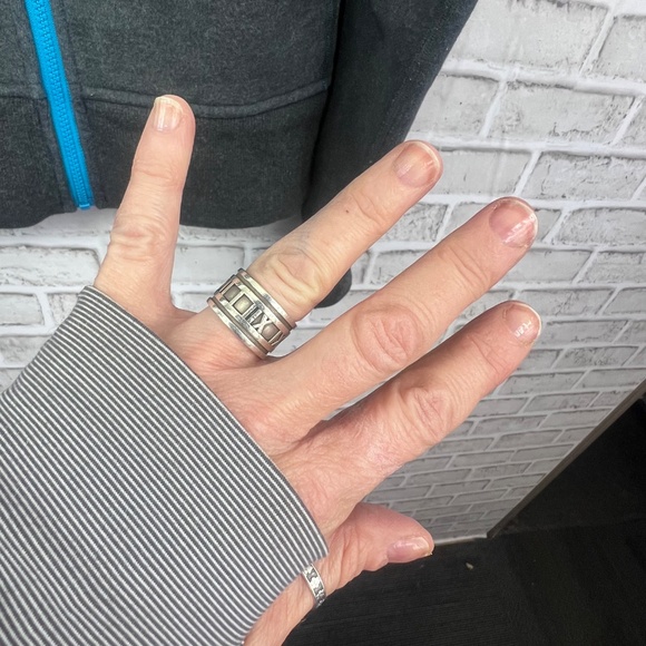 🎁|•TIFFANY & CO.•| 925 Sterling Silver ©1995 Roman Numeral Ultra Wide Ring Sz 6 - Picture 2 of 9